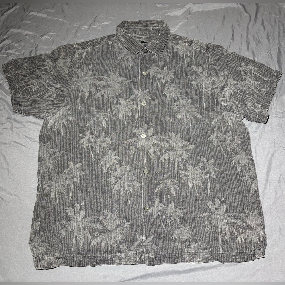Tommy Bahama Gray Button-down Shirt Short Sleeve Palm Tree Pattern Men's Size XL